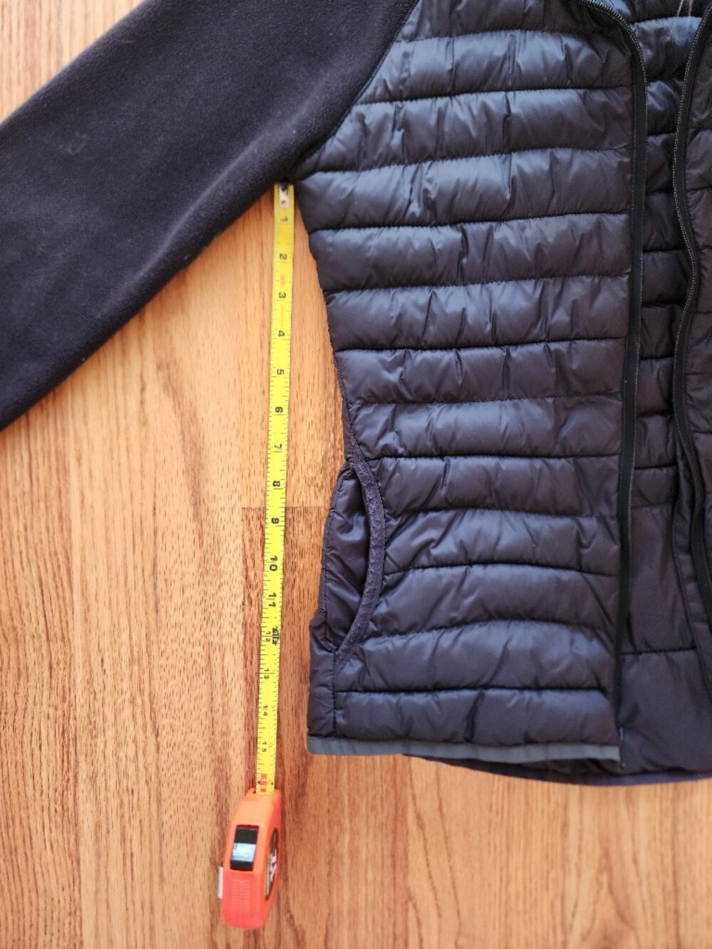GapFit PrimaLoft Hybrid Hooded Puffer Jacket Black Medium | Thumbholes - Picture 4 of 9